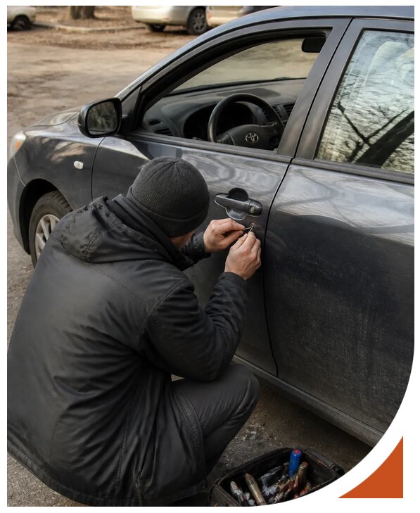 Профессиональное вскрытие автомобиля Тойота без повреждений в Боре